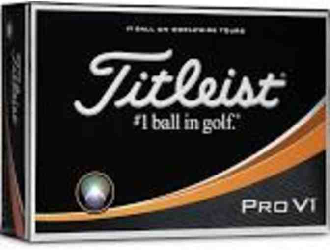 12 Titleist Pro V1 Golf Balls Stamped With The Seeing Eye in Green