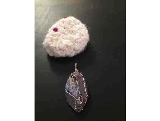 Unique Hand-Wired Purple and White Dragon Vein Agate Stone Pendant