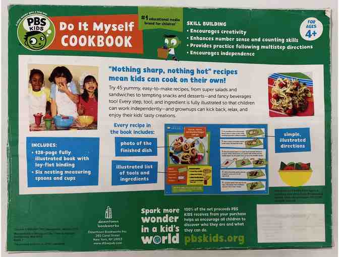 PBS Kids 'Do It Myself Cookbook' and Lappers Non-Slip Dinner Tray (set of