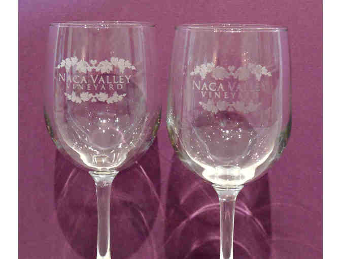 Naca Valley Vineyard Wine Gift Basket