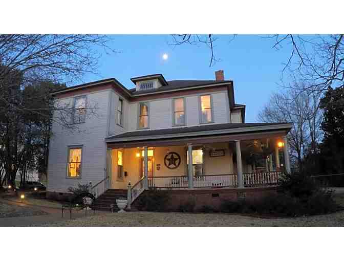 One Night Stay at the Hardeman House