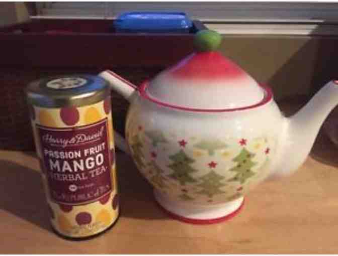 Harry and David Christmas Tea Pot