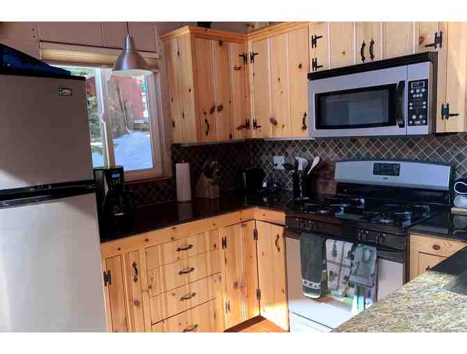 Tahoe Vista Bears Den - A Delightful Cabin in the Woods