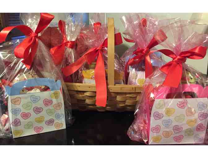 Valentine Gift Bags for Seniors @ Hearthstone**