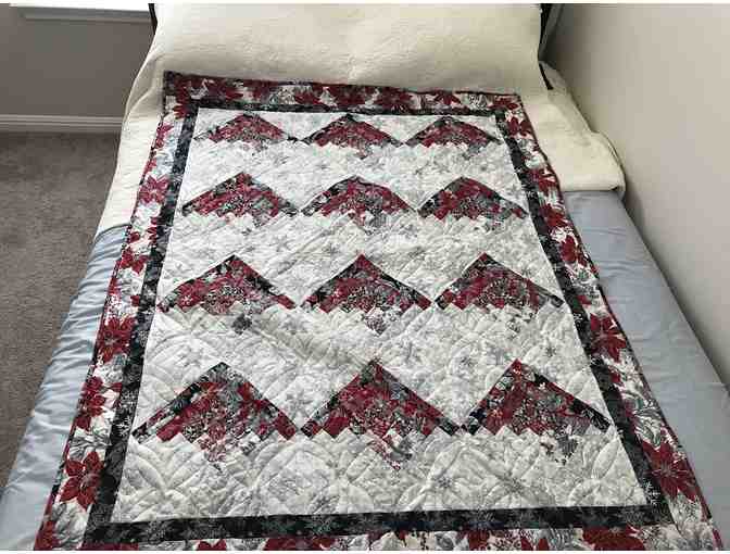Log Cabin Christmas #1 Quilt 48 x 62