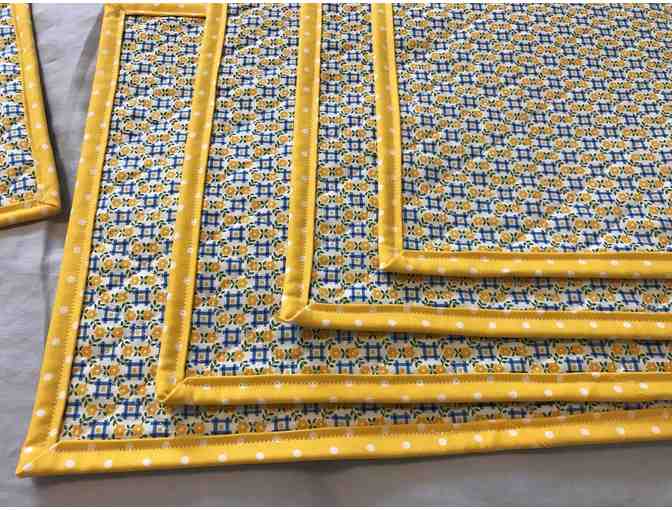 9 Piece Kitchen Set - Blue with Yellow Daisies