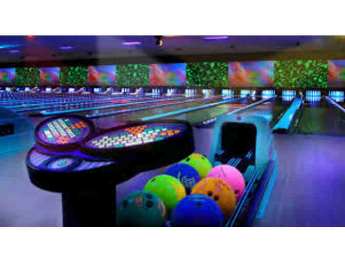 Night on the town!- Bowlmor Lanes & Gotham Comedy Club Outings