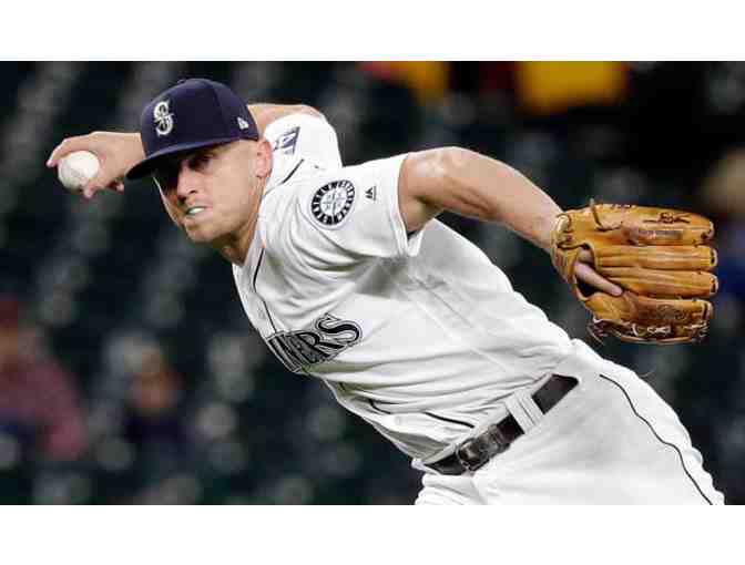 Signed Baseball-Seattle Mariners Kyle Seager