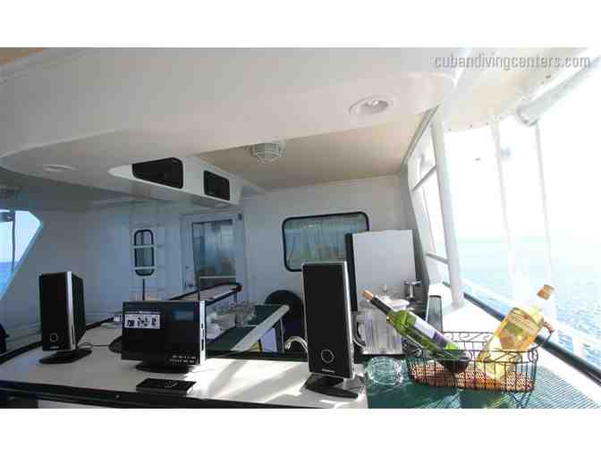 Cuban Diving Centers hosts 5 days of scuba diving on a beautiful live aboard