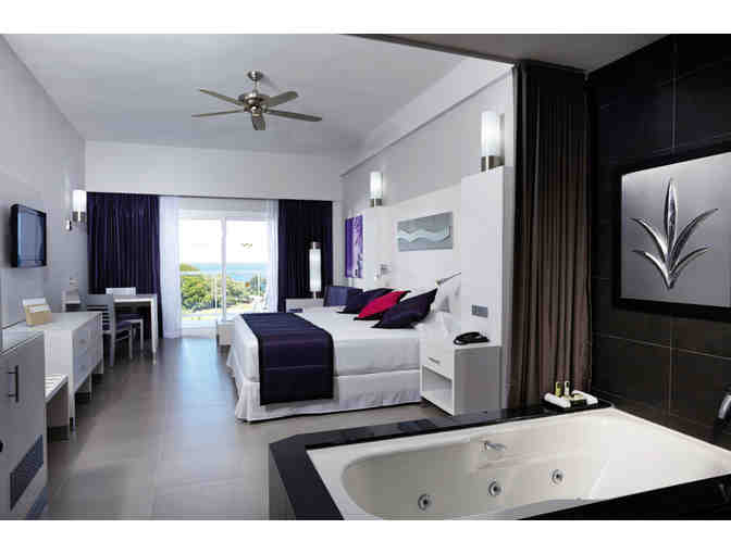 Enjoy 6 nights for 2 at Riu Palace Costa Rica with 6 scuba dives with ScubaCaribe