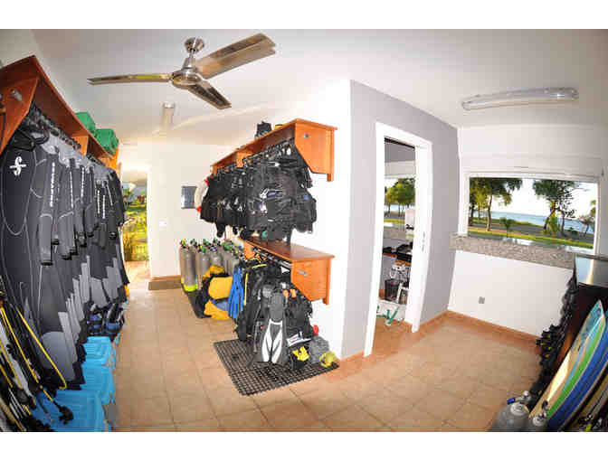 Enjoy 6 nights for 2 at Riu Palace Costa Rica with 6 scuba dives with ScubaCaribe