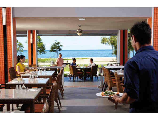 Enjoy 6 nights for 2 at Riu Palace Costa Rica with 6 scuba dives with ScubaCaribe