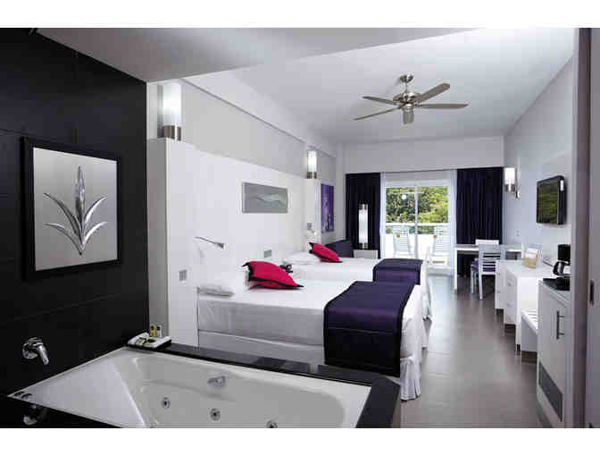 Enjoy 6 nights for 2 at Riu Palace Costa Rica with 6 scuba dives with ScubaCaribe