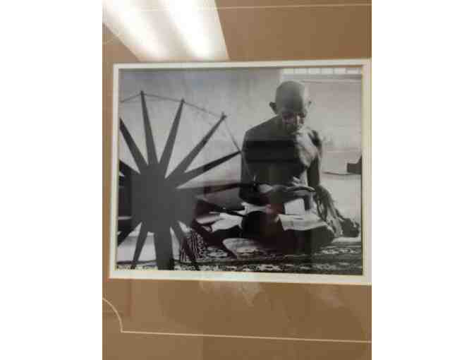 'Satyagrah' Framed photo and quotes of Gandhi