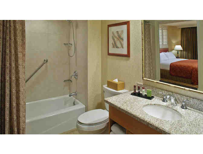 Embassy Suites Waikiki - 2 Nights, City View One Bedroom Suite