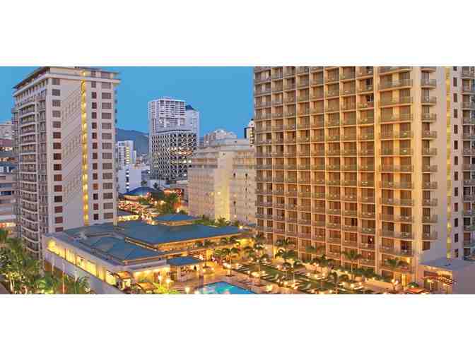 Embassy Suites Waikiki - 2 Nights, City View One Bedroom Suite