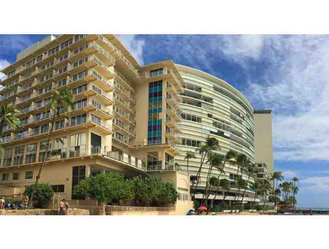 1 Night Stay Run of Ocean View Room w/ Breakfast for Two - New Otani Kaimana Beach Hotel