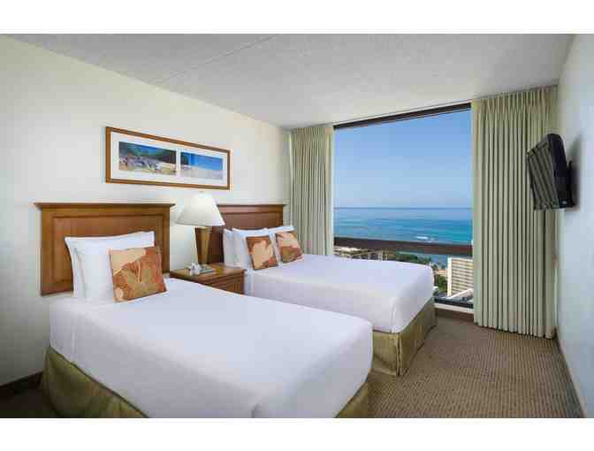 4 Night, 1 Bedroom Deluxe Ocean View - Aston Waikiki Sunset