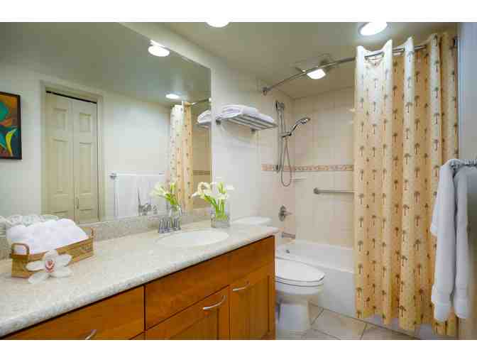 4 Night, 1 Bedroom Deluxe Ocean View - Aston Waikiki Sunset