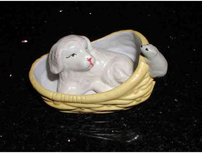 Ceramic white dog with mouse