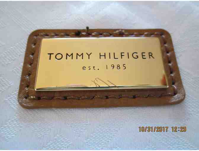 TOMMY HILFIGER authentic handbag