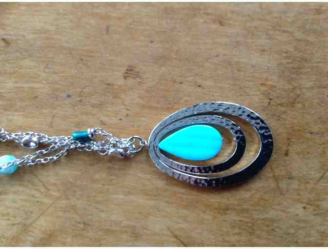 Beautiful turquoise silver fashion necklace