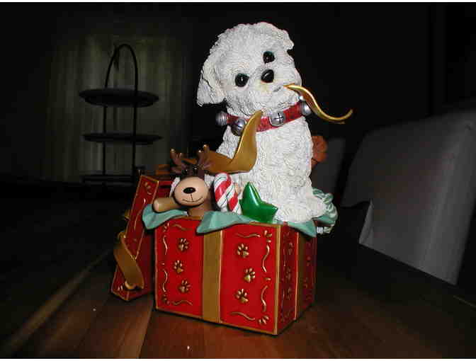 Danbury Mint - Puppies First Christmas - Large sculpture