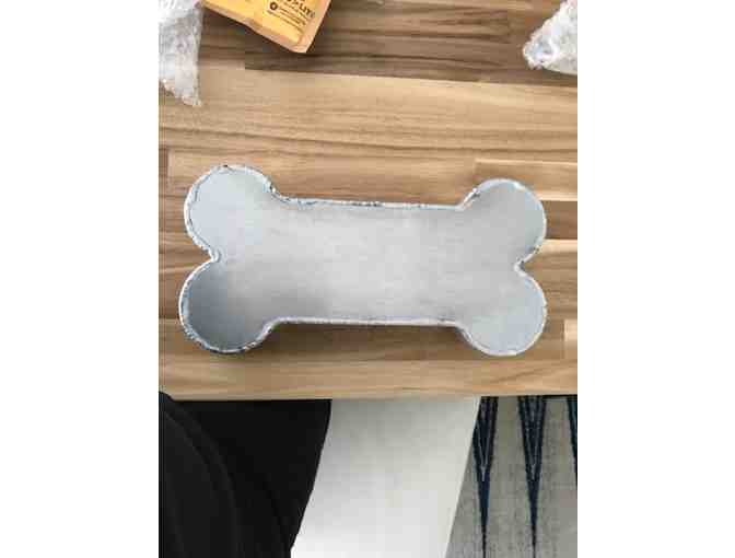 Dog bone baking pan
