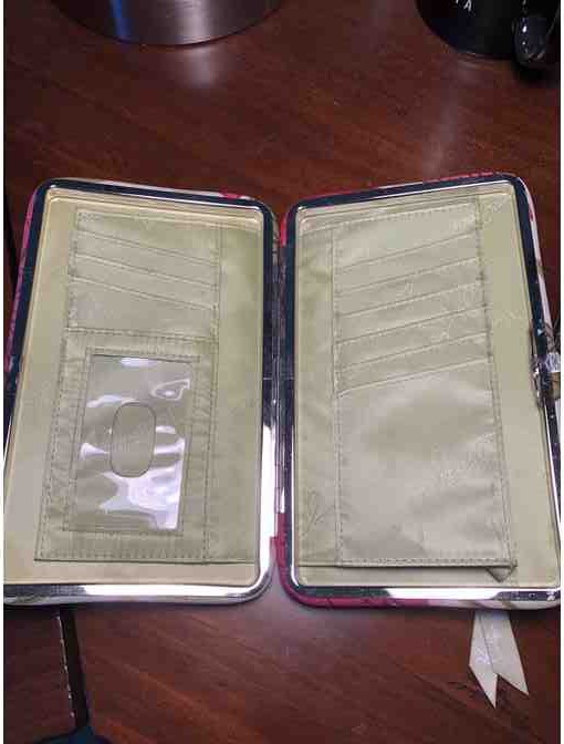 Vera Bradley - Clutch