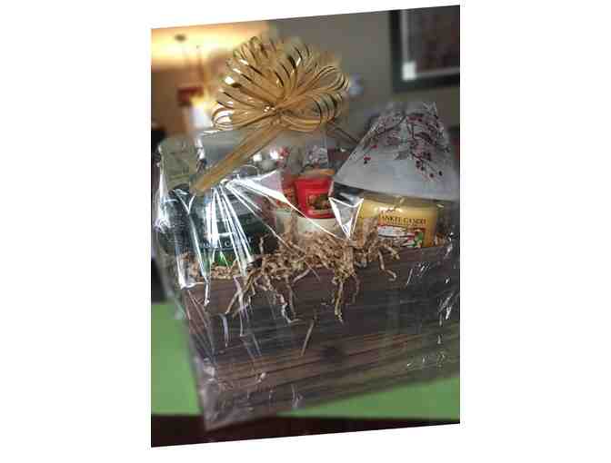 Live Auction Raffle- Yankee Candle Basket    CLICK TO SEE PICS!