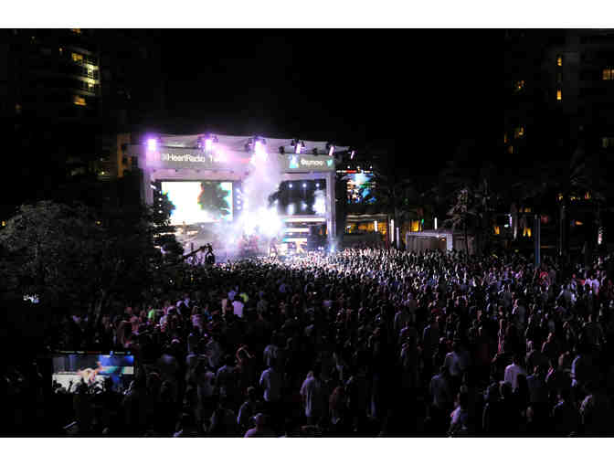 FONTAINEBLEAU BLEAULIVE - VIP DINNER & SHOW PACKAGE