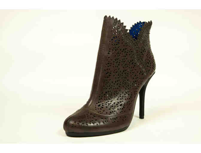 Juicy Couture Women's Size: 9.5