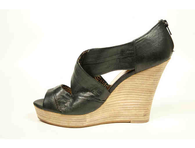 Seychelles Women's Size: 7