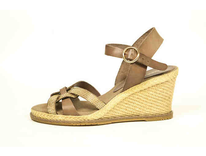 Taupe Andre Assous Women's Size: 7 M