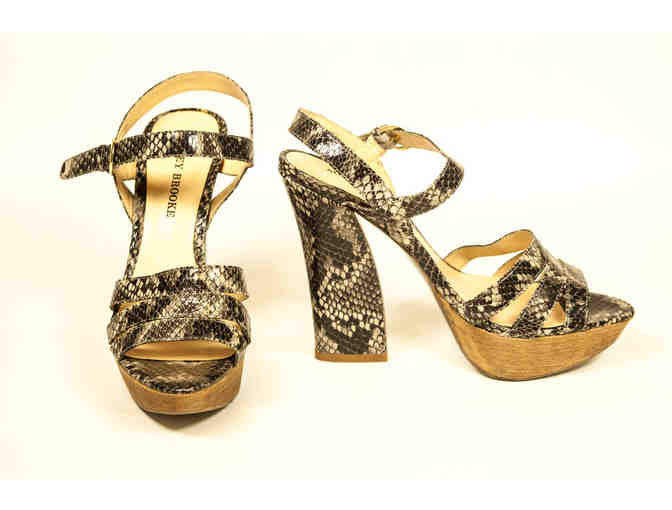 Audrey Brooke Women's Size: 8