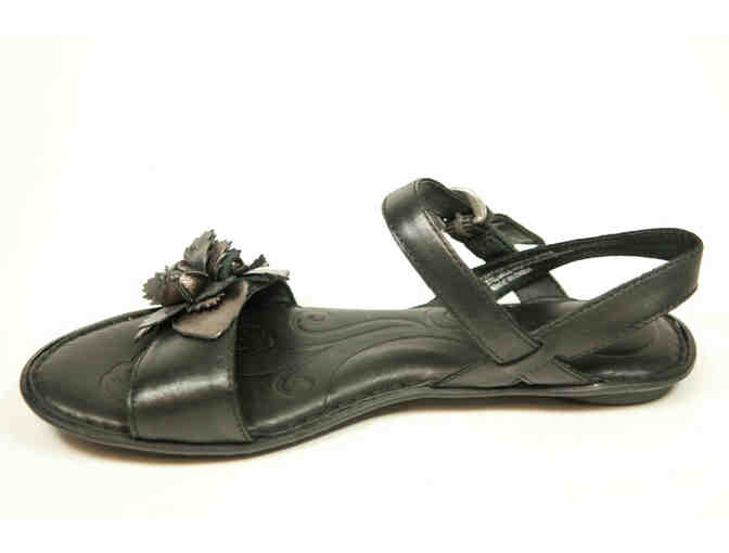 Born Women's Size: 6