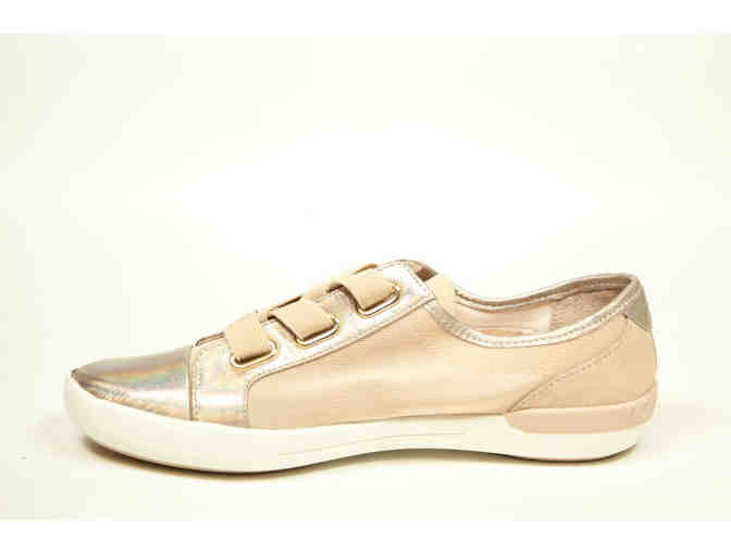 Calvin Klein Women's Size: 6M