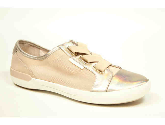 Calvin Klein Women's Size: 6M