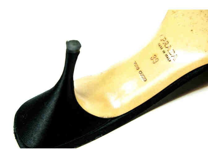 Prada Women's Size: 39