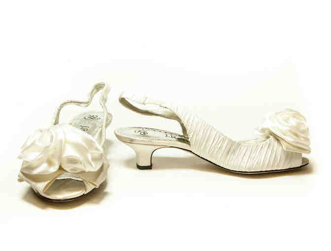 Women's Size: 8 / J. Renee