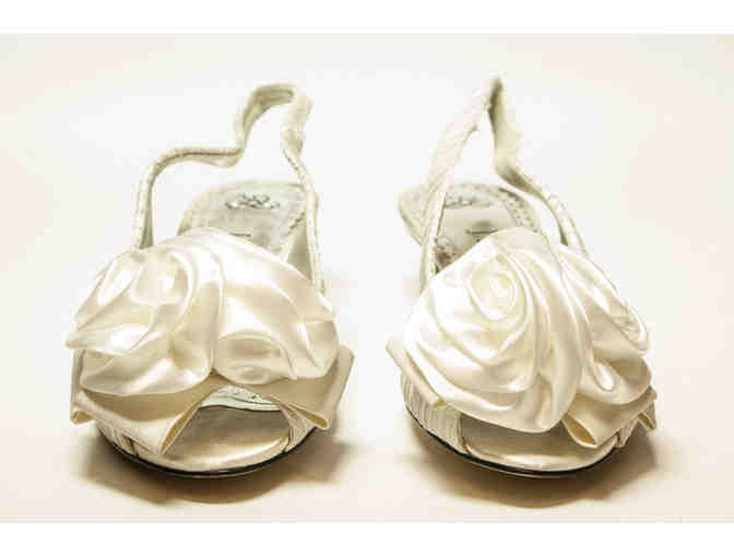 Women's Size: 8 / J. Renee