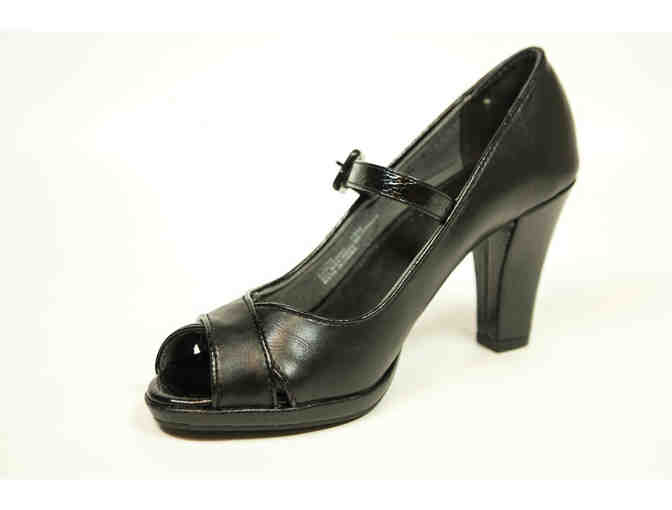 Women's Size: 7.5 / Life Stride