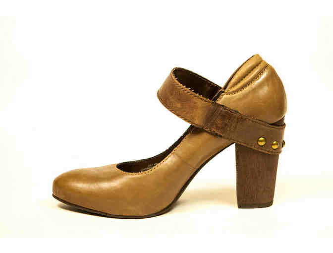 Women's Size: 10 / Nicole