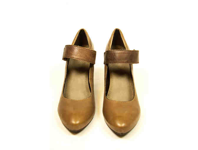 Women's Size: 10 / Nicole