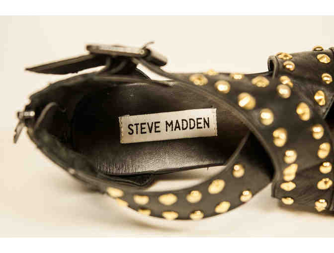 Women's Size: 6 / Steve Madden