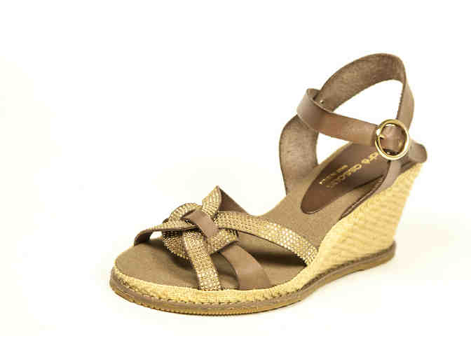 Women's Size: 9.5 / Andre Assous