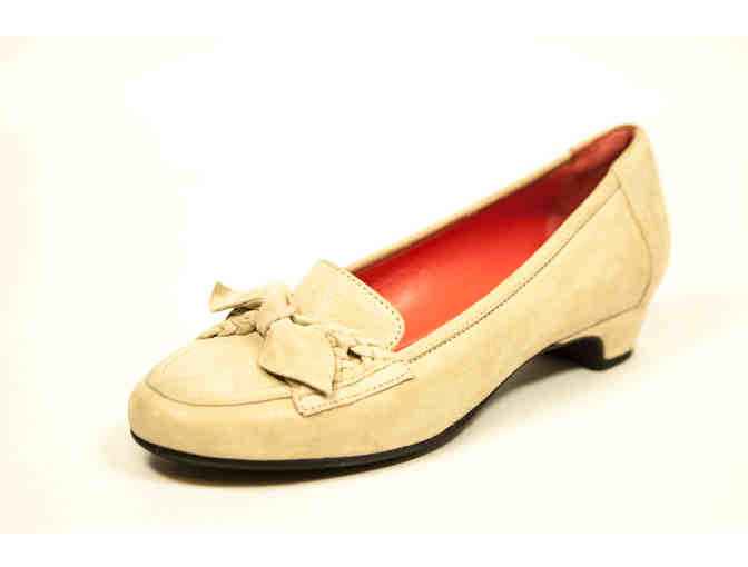 Women's Size: 7.5 / Pos OLe Zouge