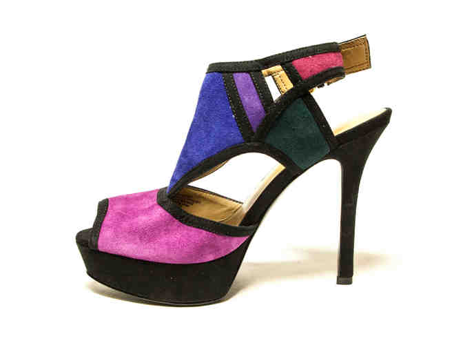 Women's Size:  6.5 / Nine West