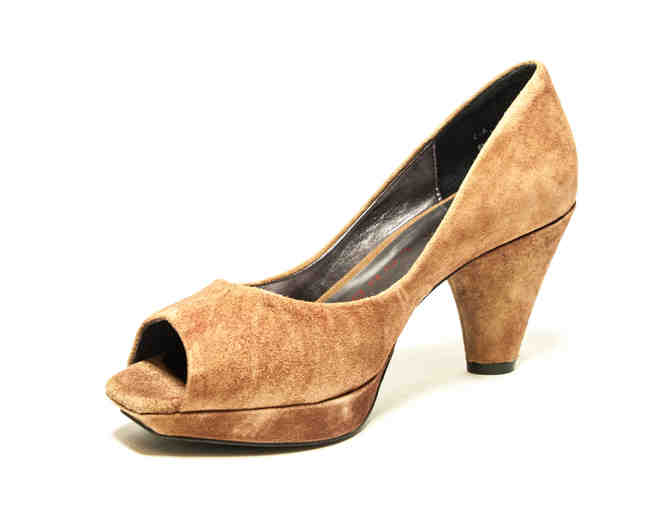 Women's Size: 6 / Sacha London