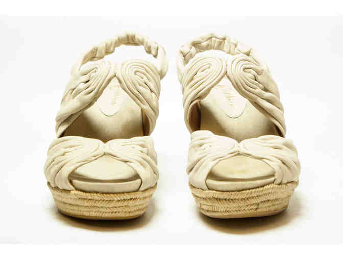 Women's Size: 8.5 / Earthies